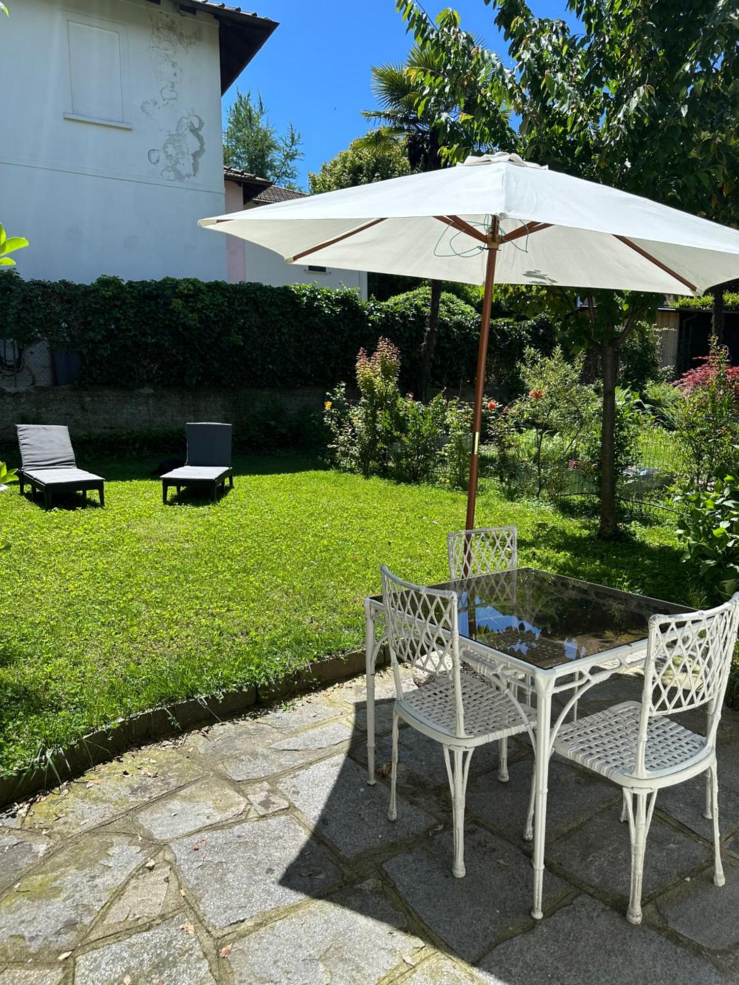 Casa Del Custode: Renovated Flat With Garden In A Villa Near The Lake Stresa Bagian luar foto