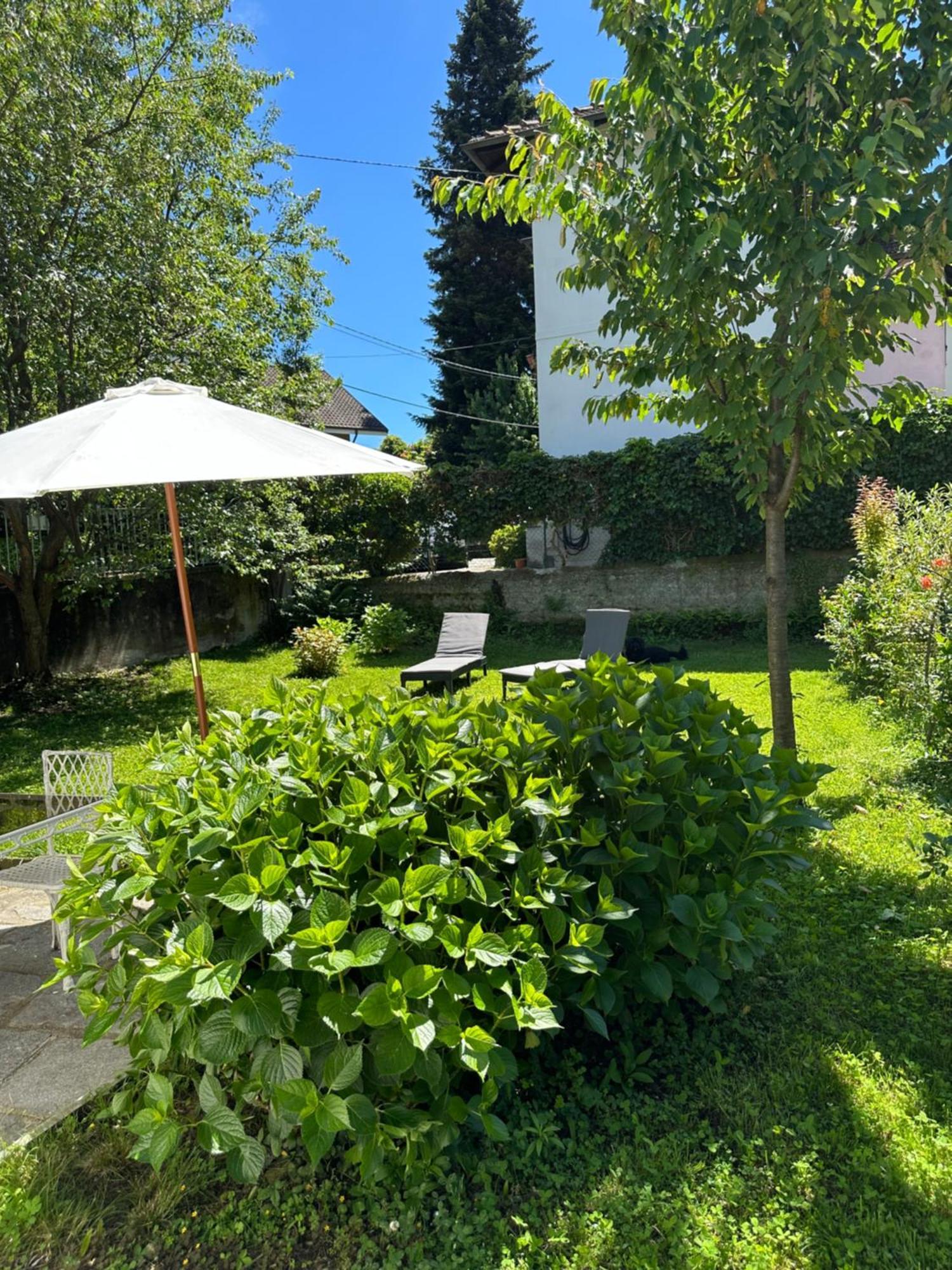 Casa Del Custode: Renovated Flat With Garden In A Villa Near The Lake Stresa Bagian luar foto